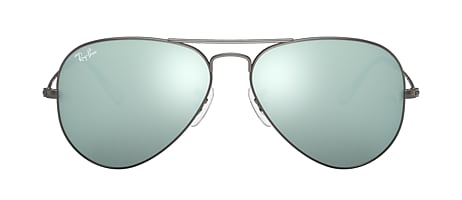 Ritratto di un simpatico alieno umanoide grigio con testa grande e occhi  neri che indossa occhiali da sole Rayban Aviator, dettagli in 4K,  ingrandito · Creative Fabrica